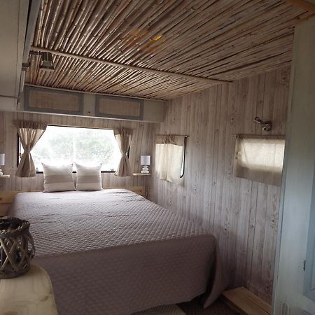 סנטה טרזה גאיורה La Cera Farm Camping B&B מראה חיצוני תמונה