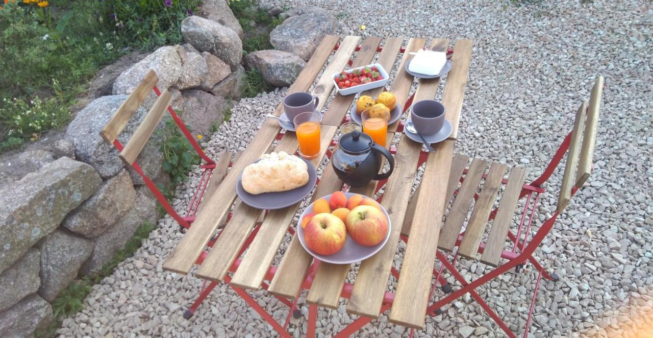 סנטה טרזה גאיורה La Cera Farm Camping B&B מראה חיצוני תמונה
