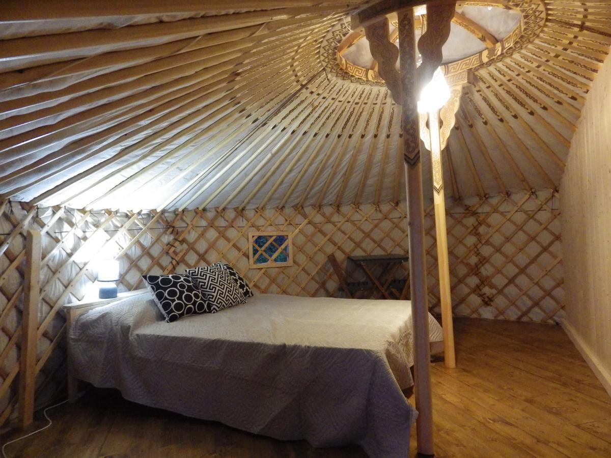 סנטה טרזה גאיורה La Cera Farm Camping B&B מראה חיצוני תמונה